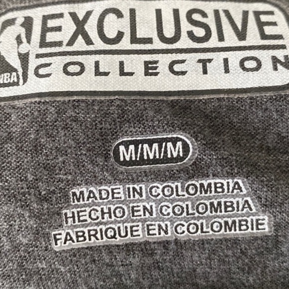 🏀Los Angeles Lakers Ladies Short Sleeve Distressed Logo Scoop Neck T-Shirt EUC - Picture 9 of 10